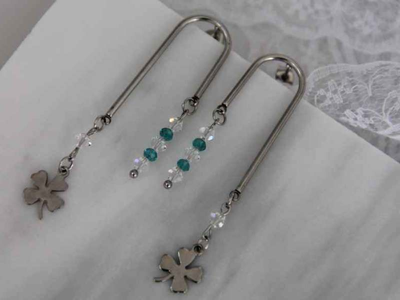 🍀 Ατσάλινα Σκουλαρίκια με Ιριδίζοντα Κρύσταλλα Swarovski Και Πράσινες Πέτρες Τσεχίας - Εικόνα 2